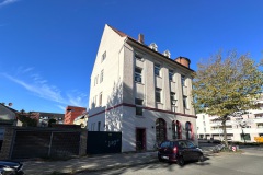 Hammer Straße 134 vor dem Abriss.  Das Gebäude am rechten Bildrand ist ein Wohnhaus von Bolles + Wilson.