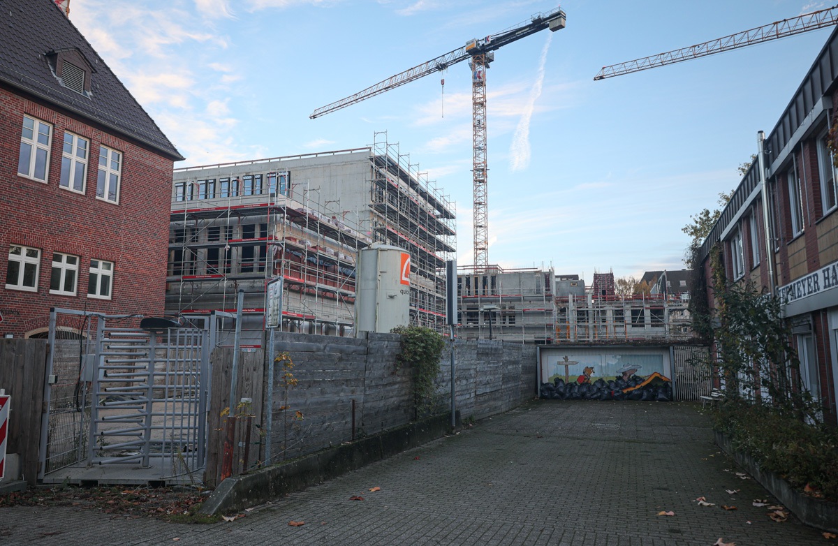 Neubau des Hüffer-Campus im November 2023. Hier der Blick von der Hüfferstraße aus.
