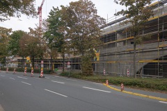 Das Studienlabor an der Albert-Schweitzer-Straße im Oktober 2023, hier in Blickrichtung Coesfelder Kreuz.