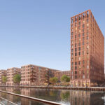 Auf der Brachfläche zwischen Hafenweg und Hafenbecken sollen unter anderem drei Wohngebäude (links) und ein Hotel mit Rooftop-Bar (rechts) entstehen. Quelle: Entwurf Kleihues + Kleihues Architekten/Visualisierung Ponnie Images